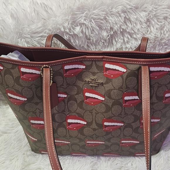 Coach ×Tom Wesselmann City Tote In Signature Canvas With Lip Print Design NWOT - Picture 10 of 11